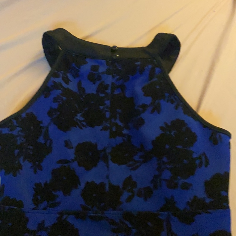 Dress - Picture 4 of 4
